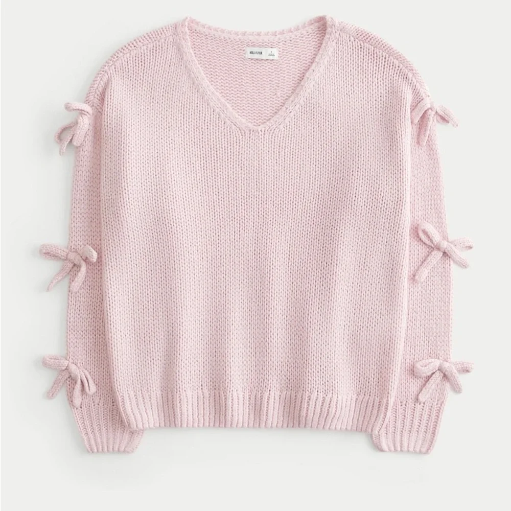 NEW Hollister Off The Shoulder Bow Appliqué Sweater - Picture 1 of 8